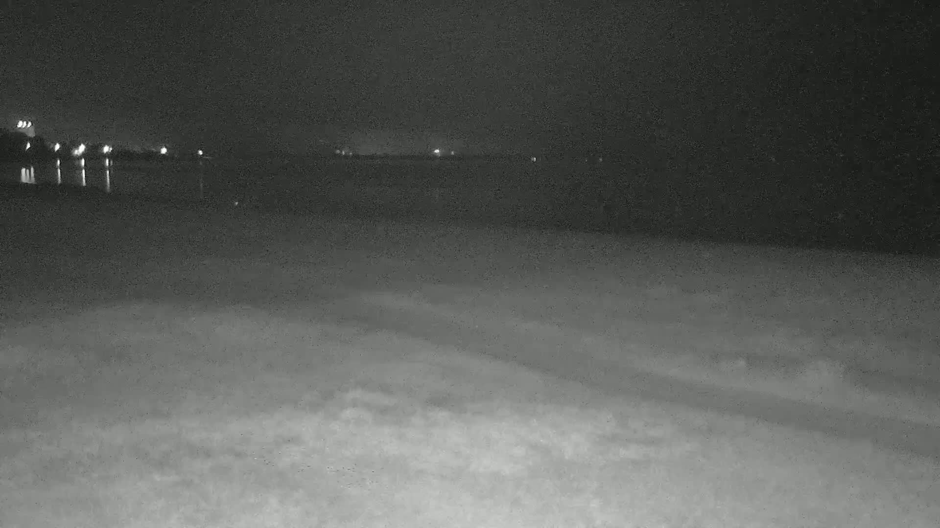 Hyeres, Plage de l'Ayguade Beach & Ayguade  Live Cam - Toulon, Var, Provence-Alpes-Cote d’Azur, France 