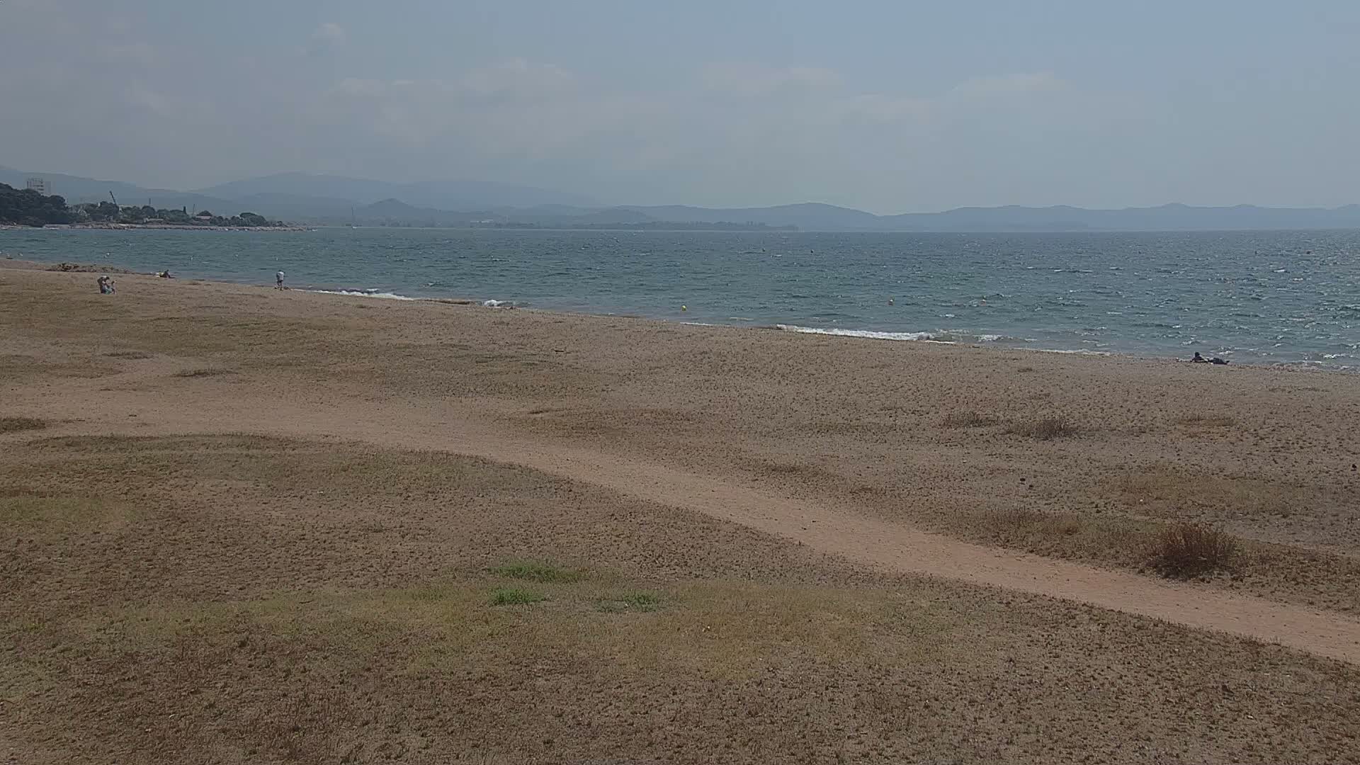 Hyeres, Plage de l'Ayguade Beach & Ayguade  Live Cam - Toulon, Var, Provence-Alpes-Cote d’Azur, France 