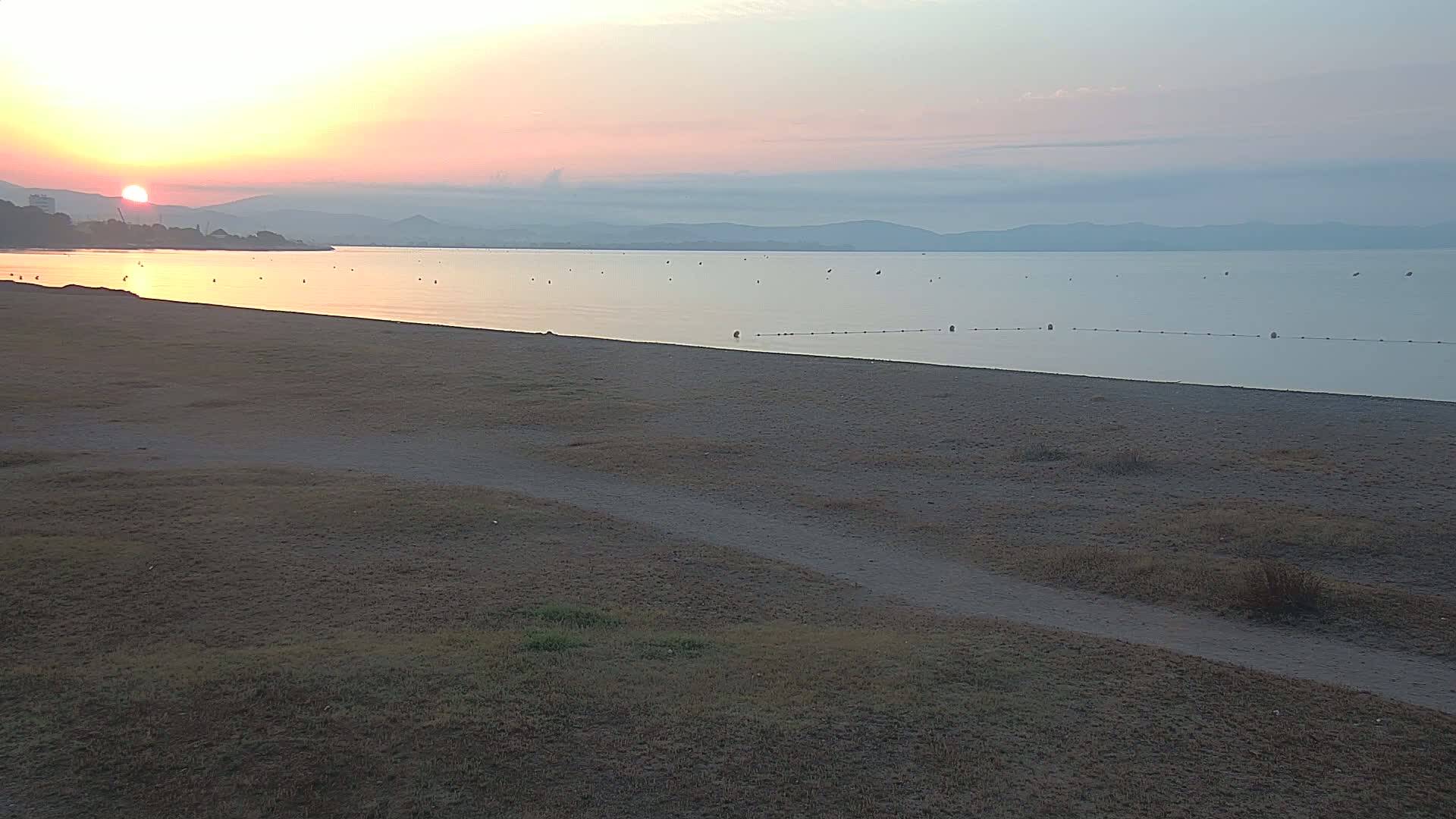 Hyeres, Plage de l'Ayguade Beach & Ayguade  Live Cam - Toulon, Var, Provence-Alpes-Cote d’Azur, France 