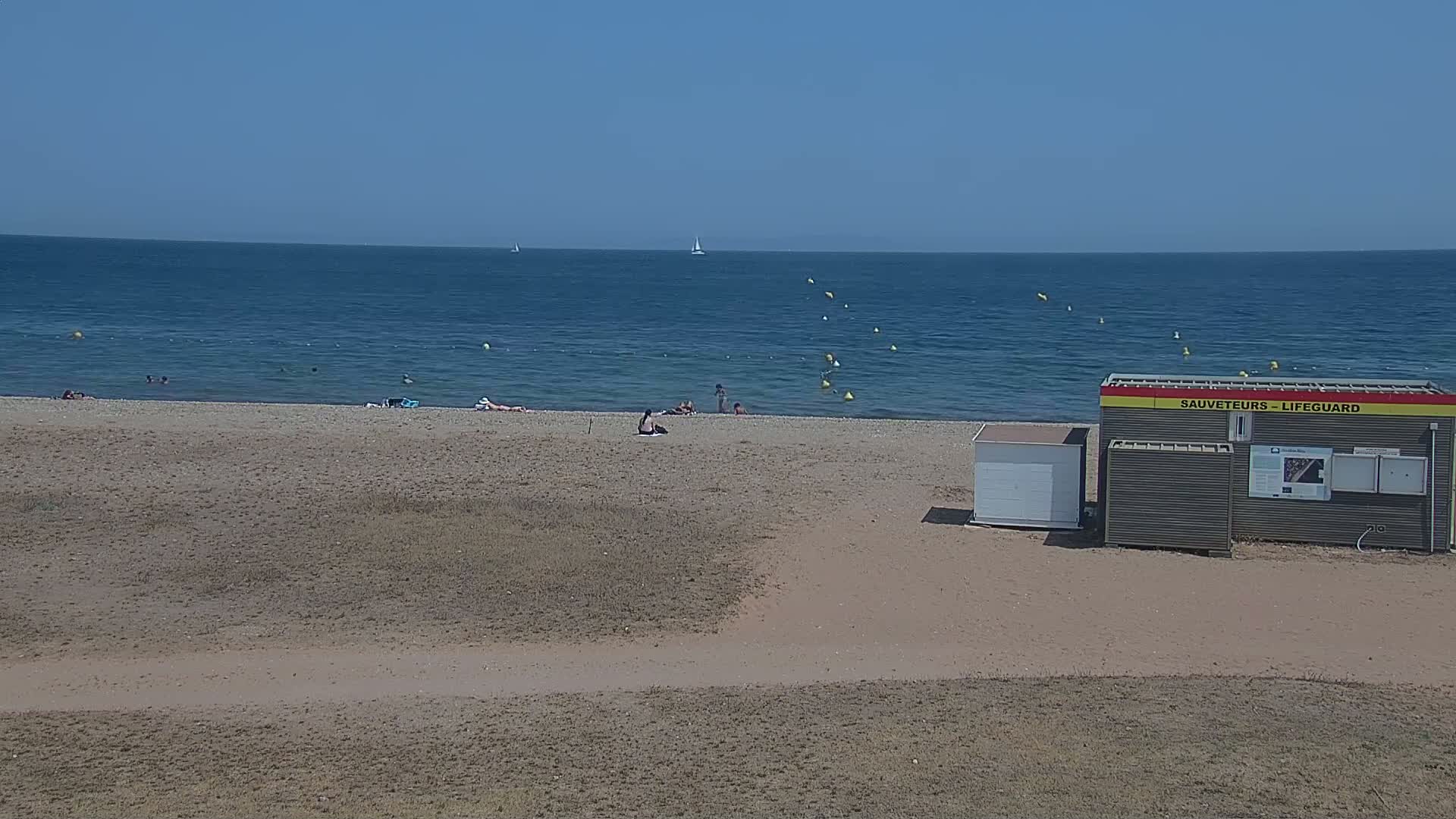 Hyeres, Plage de l'Ayguade Beach & Ayguade  Live Cam - Toulon, Var, Provence-Alpes-Cote d’Azur, France 