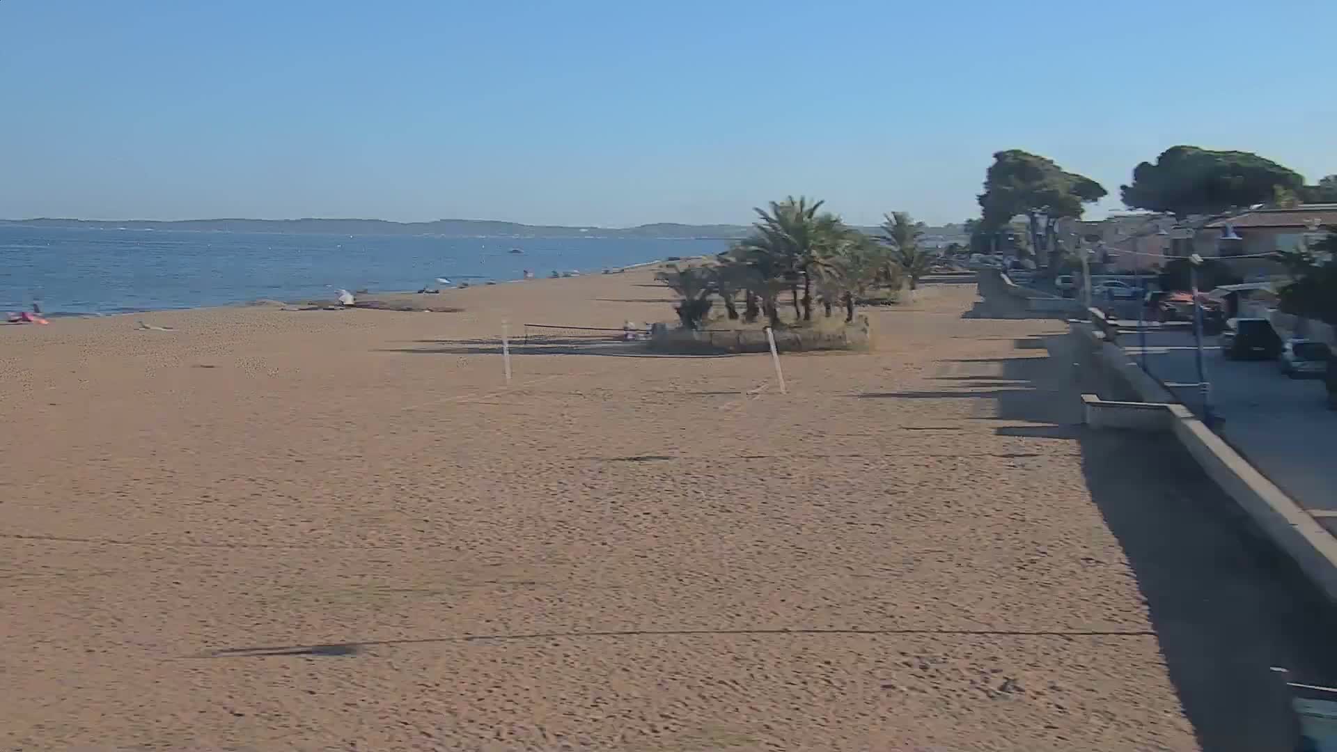 Hyeres, Plage de l'Ayguade Beach & Ayguade  Live Cam - Toulon, Var, Provence-Alpes-Cote d’Azur, France 