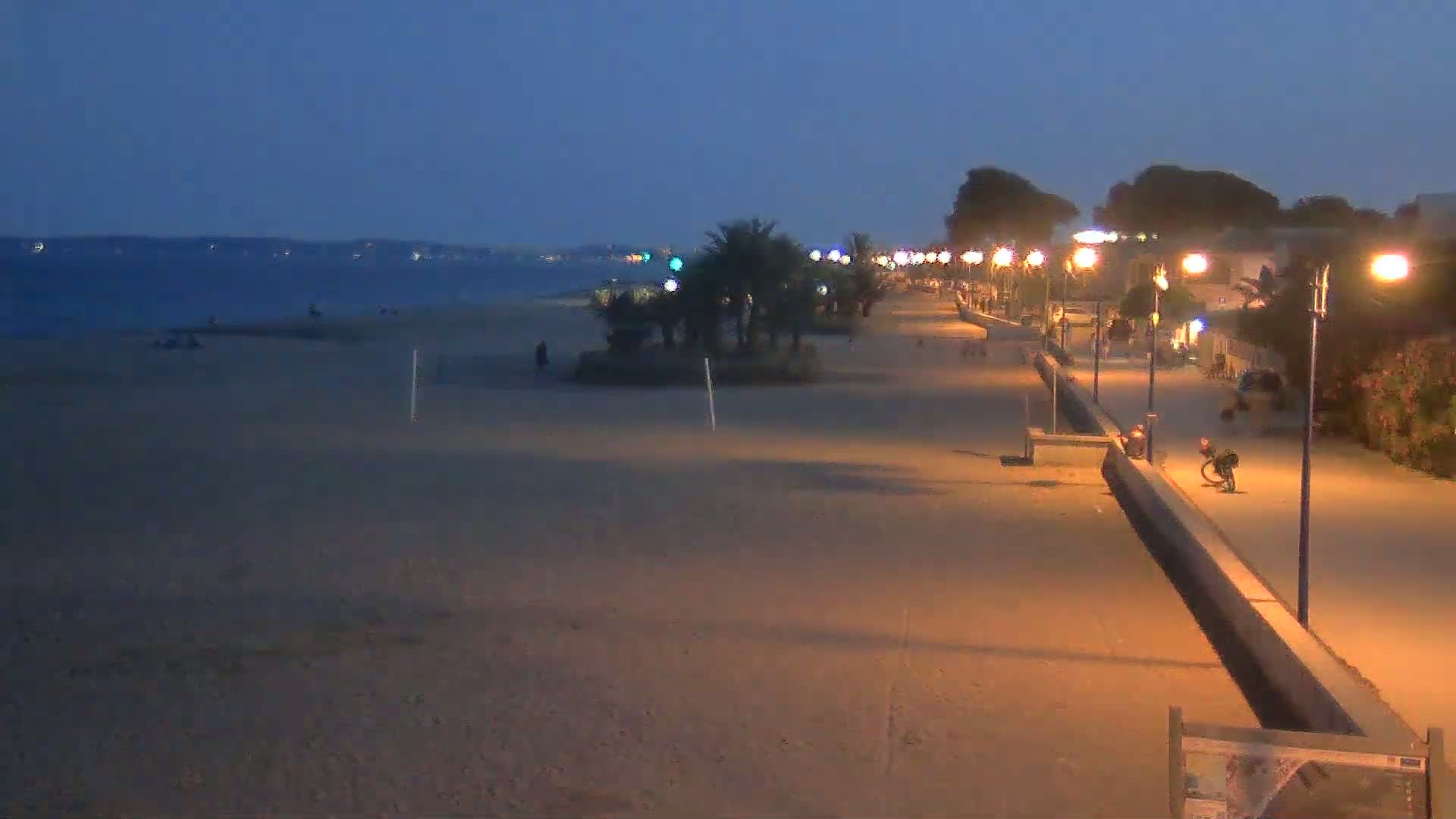 Hyeres, Plage de l'Ayguade Beach & Ayguade  Live Cam - Toulon, Var, Provence-Alpes-Cote d’Azur, France 