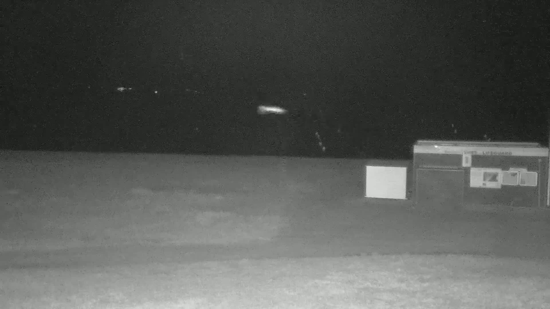 Hyeres, Plage de l'Ayguade Beach & Ayguade  Live Cam - Toulon, Var, Provence-Alpes-Cote d’Azur, France 