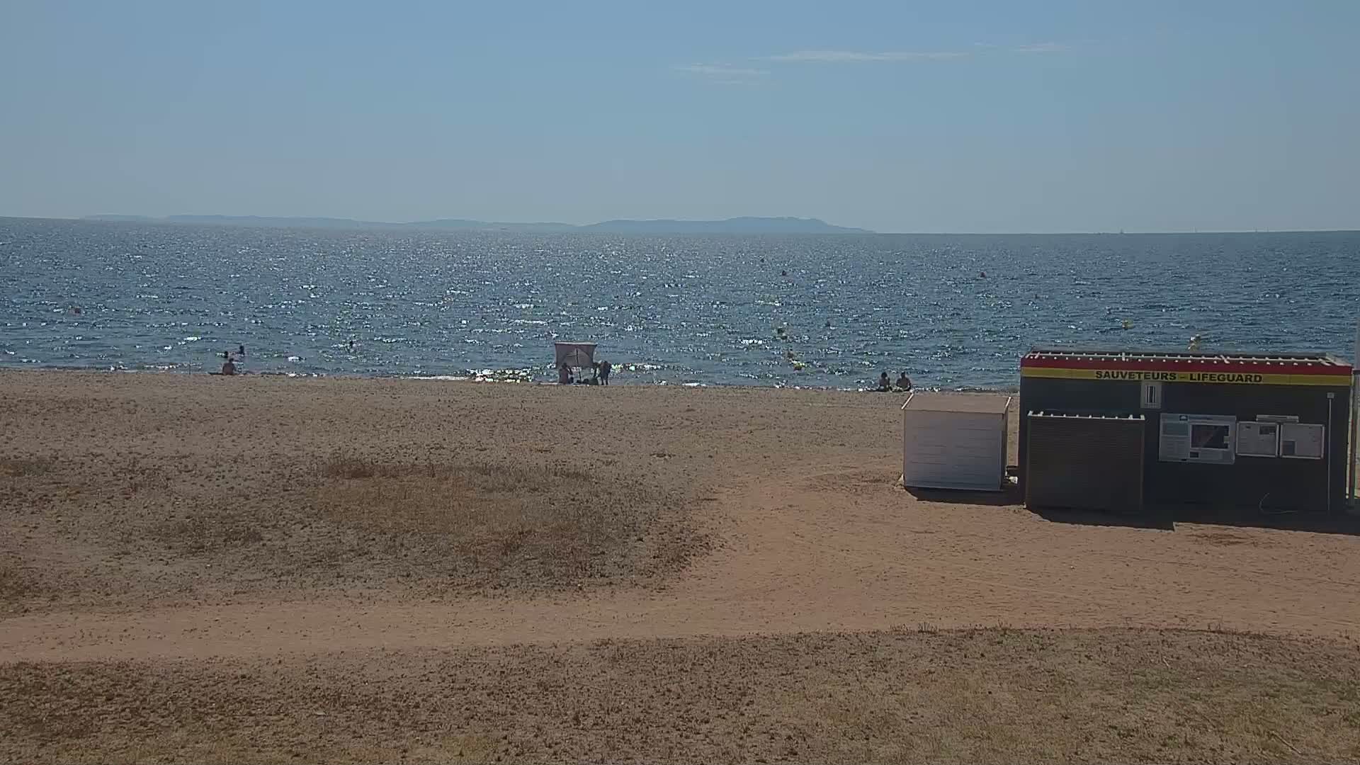Hyeres, Plage de l'Ayguade Beach & Ayguade  Live Cam - Toulon, Var, Provence-Alpes-Cote d’Azur, France 