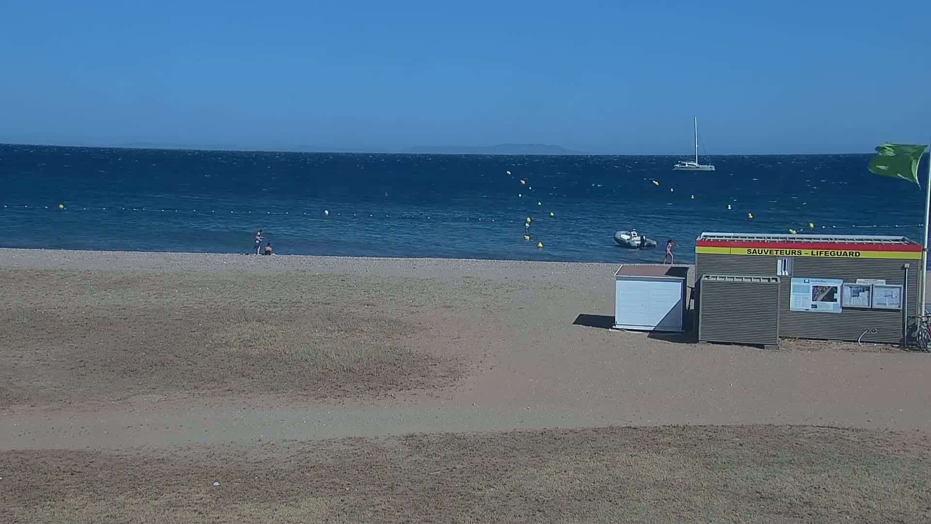 Hyeres, Plage de l'Ayguade Beach & Ayguade  Live Cam - Toulon, Var, Provence-Alpes-Cote d’Azur, France 