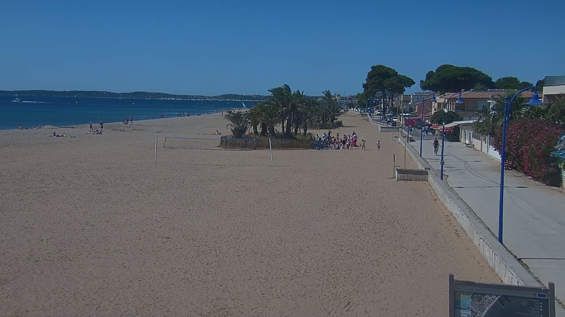 Hyeres, Plage de l'Ayguade Beach & Ayguade  Live Cam - Toulon, Var, Provence-Alpes-Cote d’Azur, France 