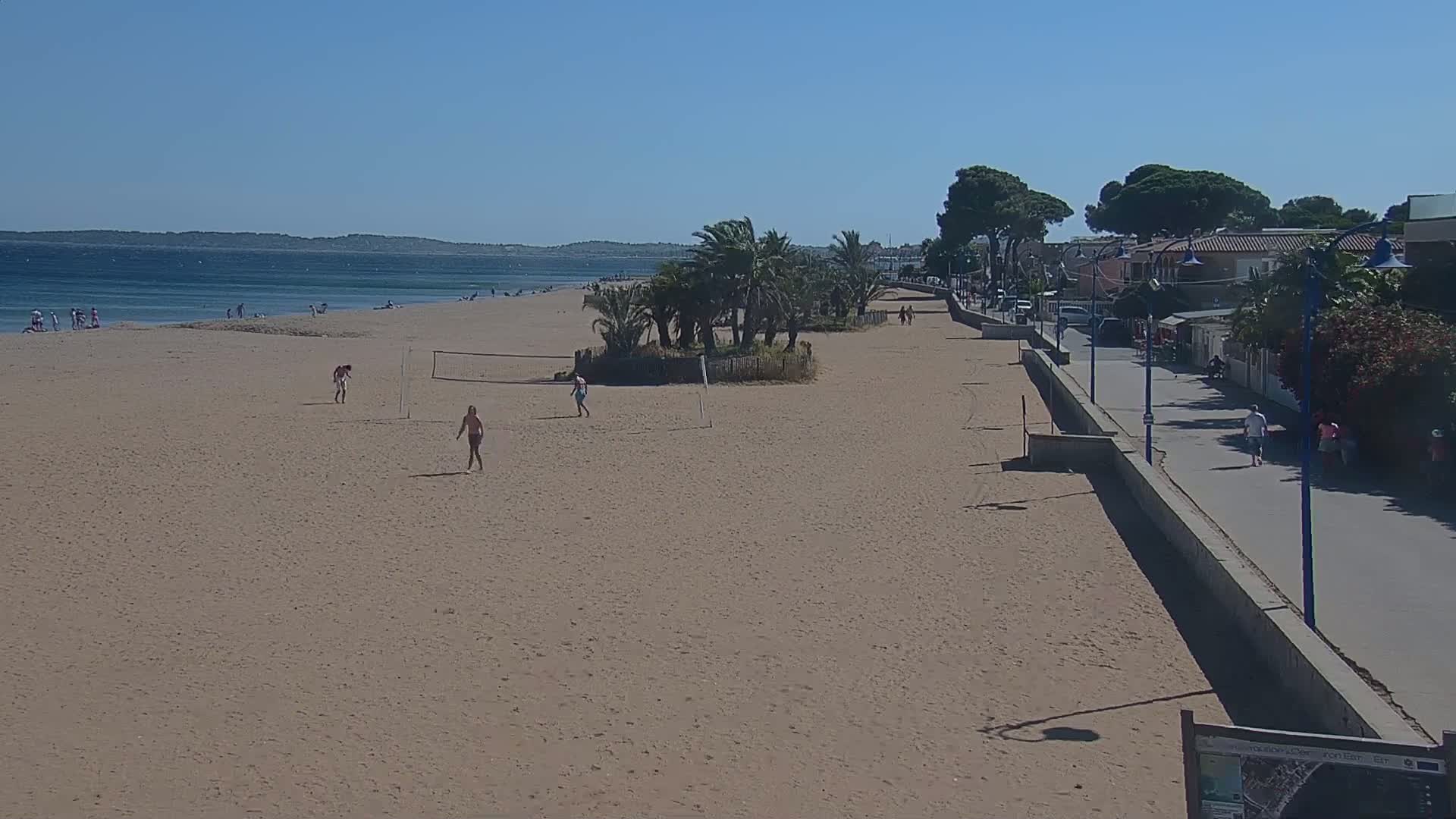 Hyeres, Plage de l'Ayguade Beach & Ayguade  Live Cam - Toulon, Var, Provence-Alpes-Cote d’Azur, France 