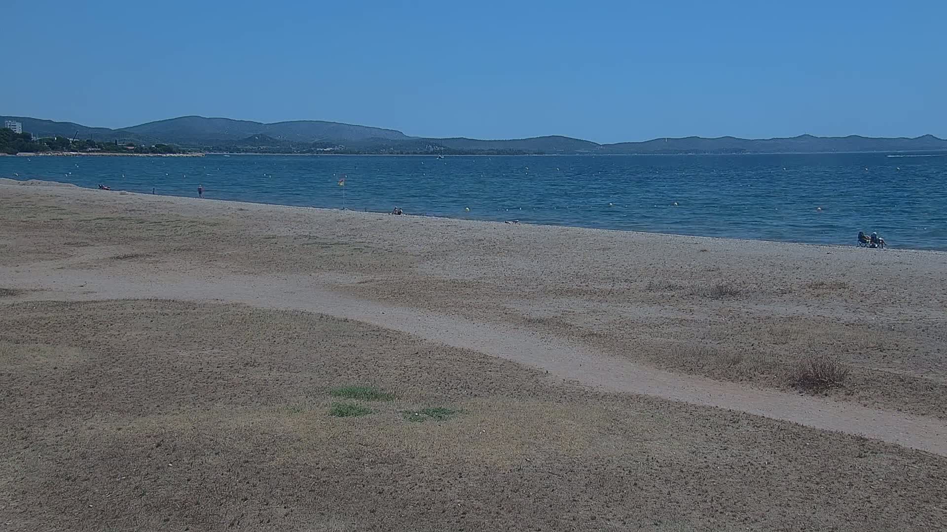 Hyeres, Plage de l'Ayguade Beach & Ayguade  Live Cam - Toulon, Var, Provence-Alpes-Cote d’Azur, France 