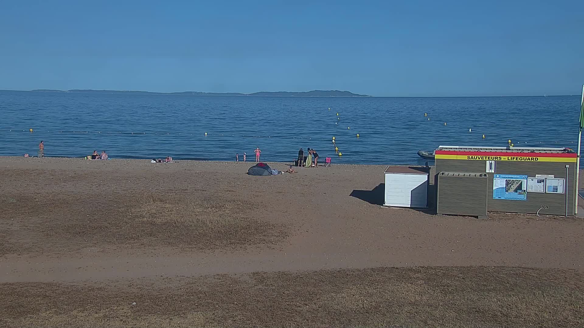 Hyeres, Plage de l'Ayguade Beach & Ayguade  Live Cam - Toulon, Var, Provence-Alpes-Cote d’Azur, France 