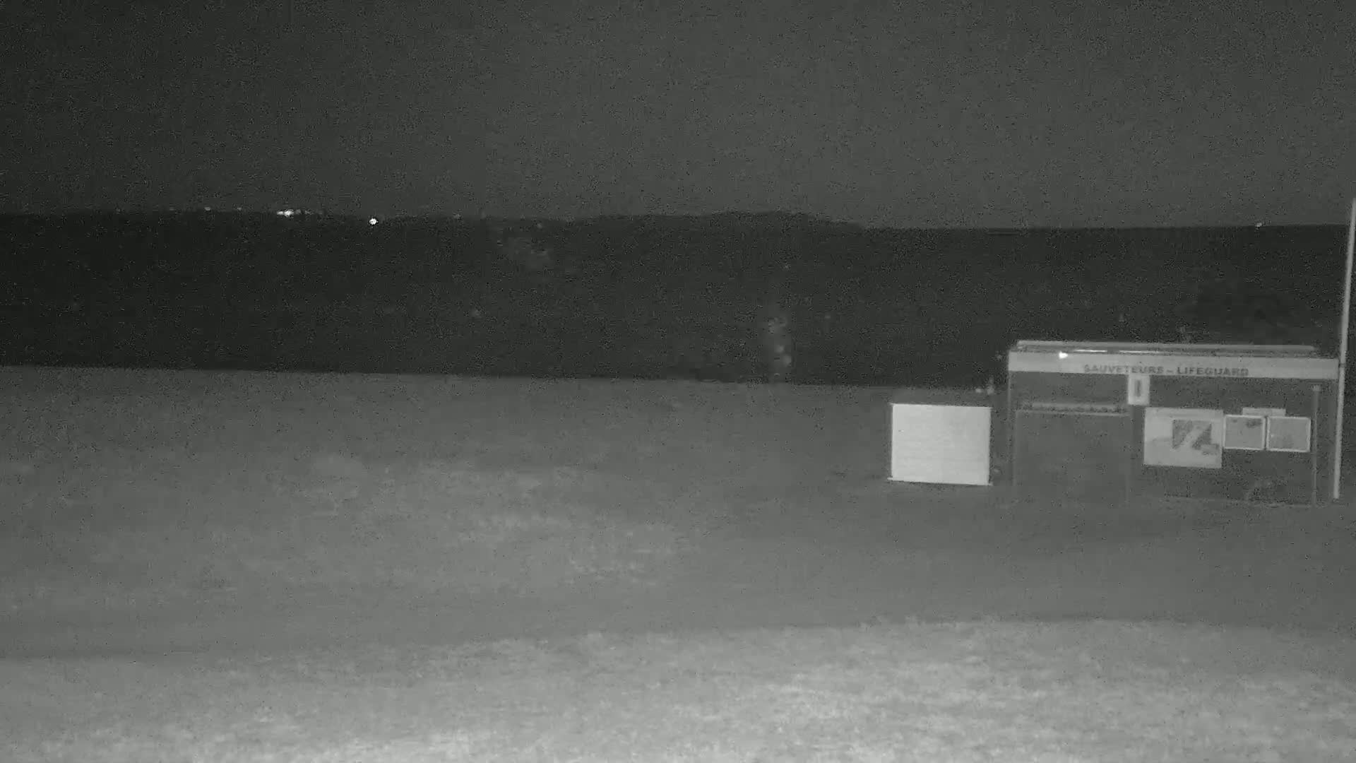 Hyeres, Plage de l'Ayguade Beach & Ayguade  Live Cam - Toulon, Var, Provence-Alpes-Cote d’Azur, France 