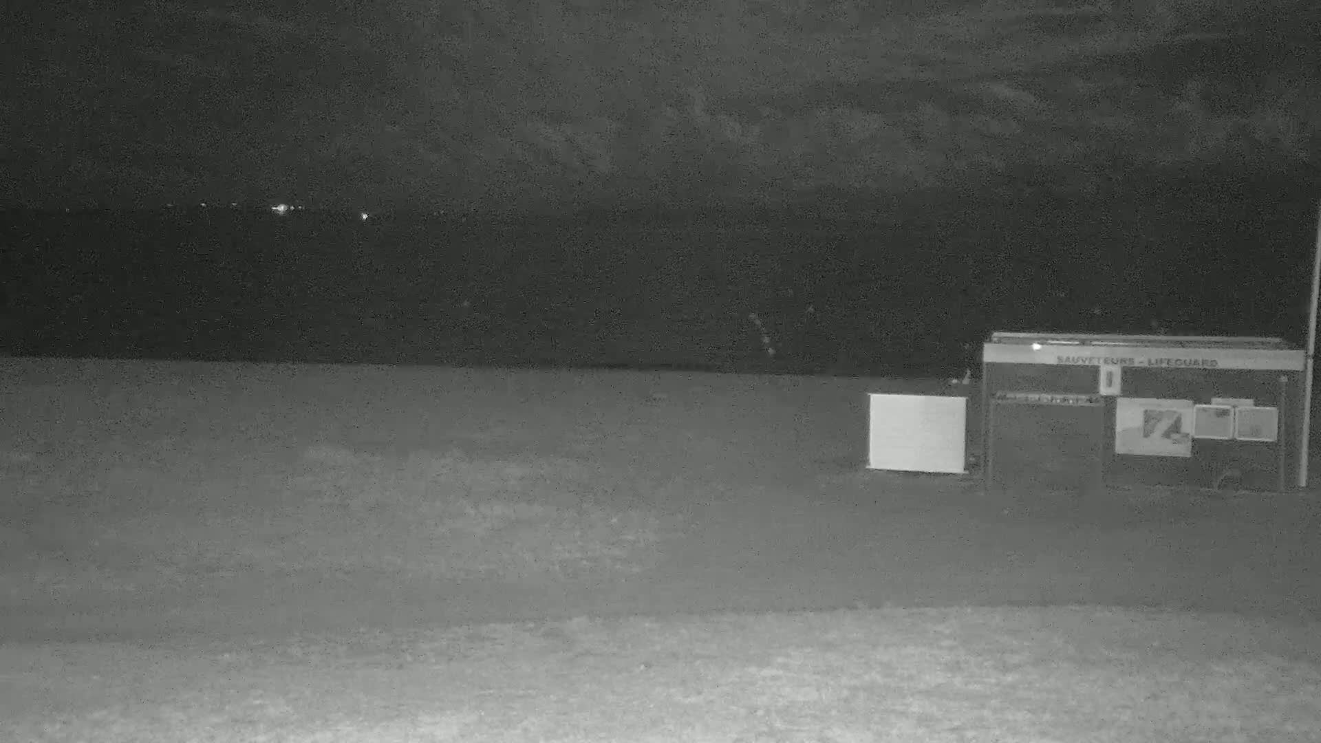 Hyeres, Plage de l'Ayguade Beach & Ayguade  Live Cam - Toulon, Var, Provence-Alpes-Cote d’Azur, France 
