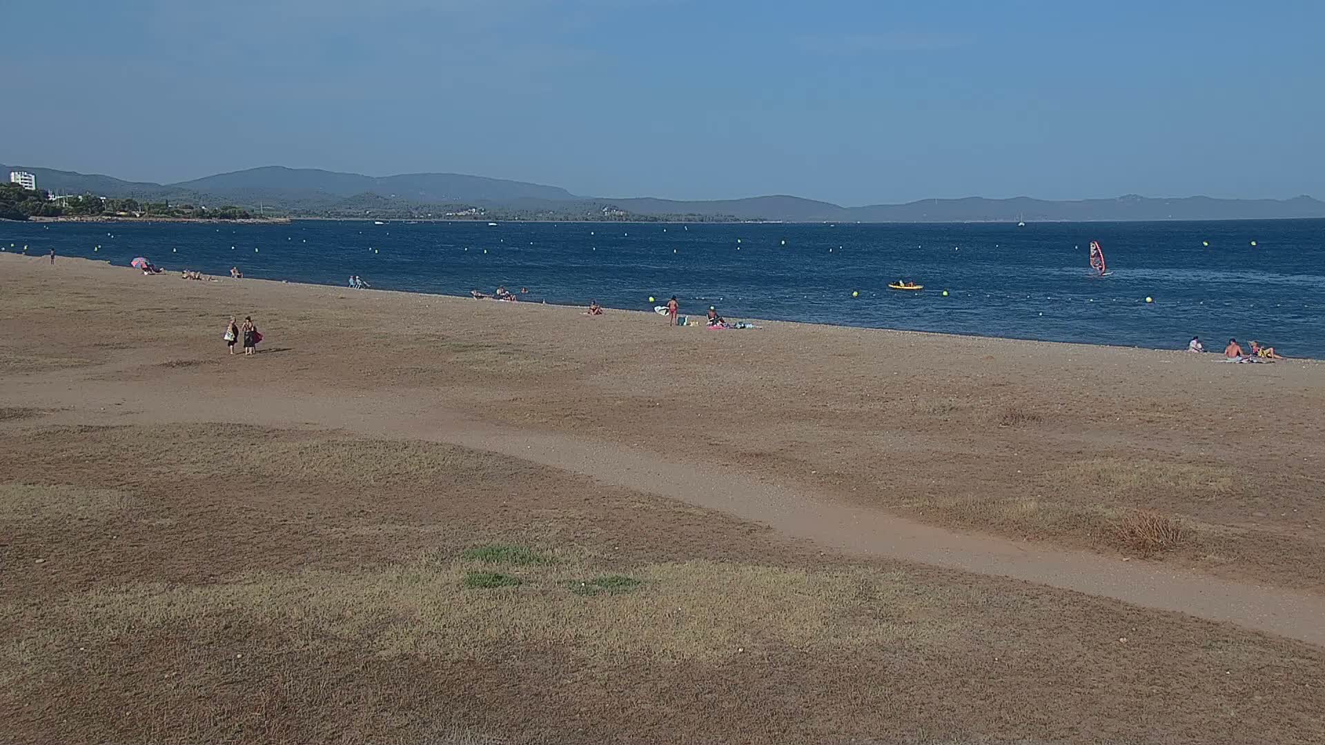 Hyeres, Plage de l'Ayguade Beach & Ayguade  Live Cam - Toulon, Var, Provence-Alpes-Cote d’Azur, France 