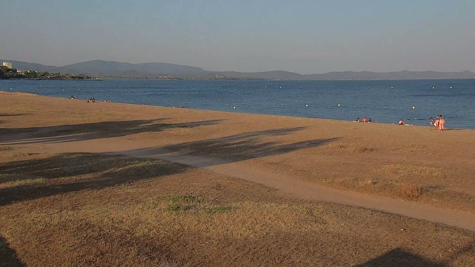 Hyeres, Plage de l'Ayguade Beach & Ayguade  Live Cam - Toulon, Var, Provence-Alpes-Cote d’Azur, France 