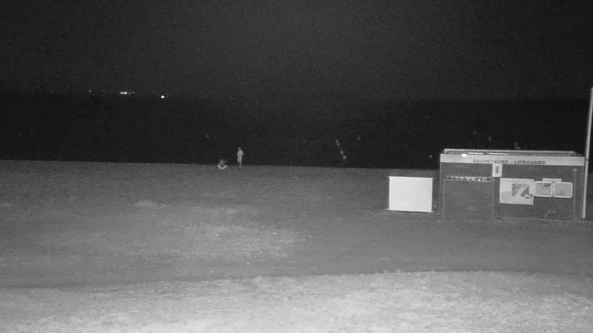 Hyeres, Plage de l'Ayguade Beach & Ayguade  Live Cam - Toulon, Var, Provence-Alpes-Cote d’Azur, France 