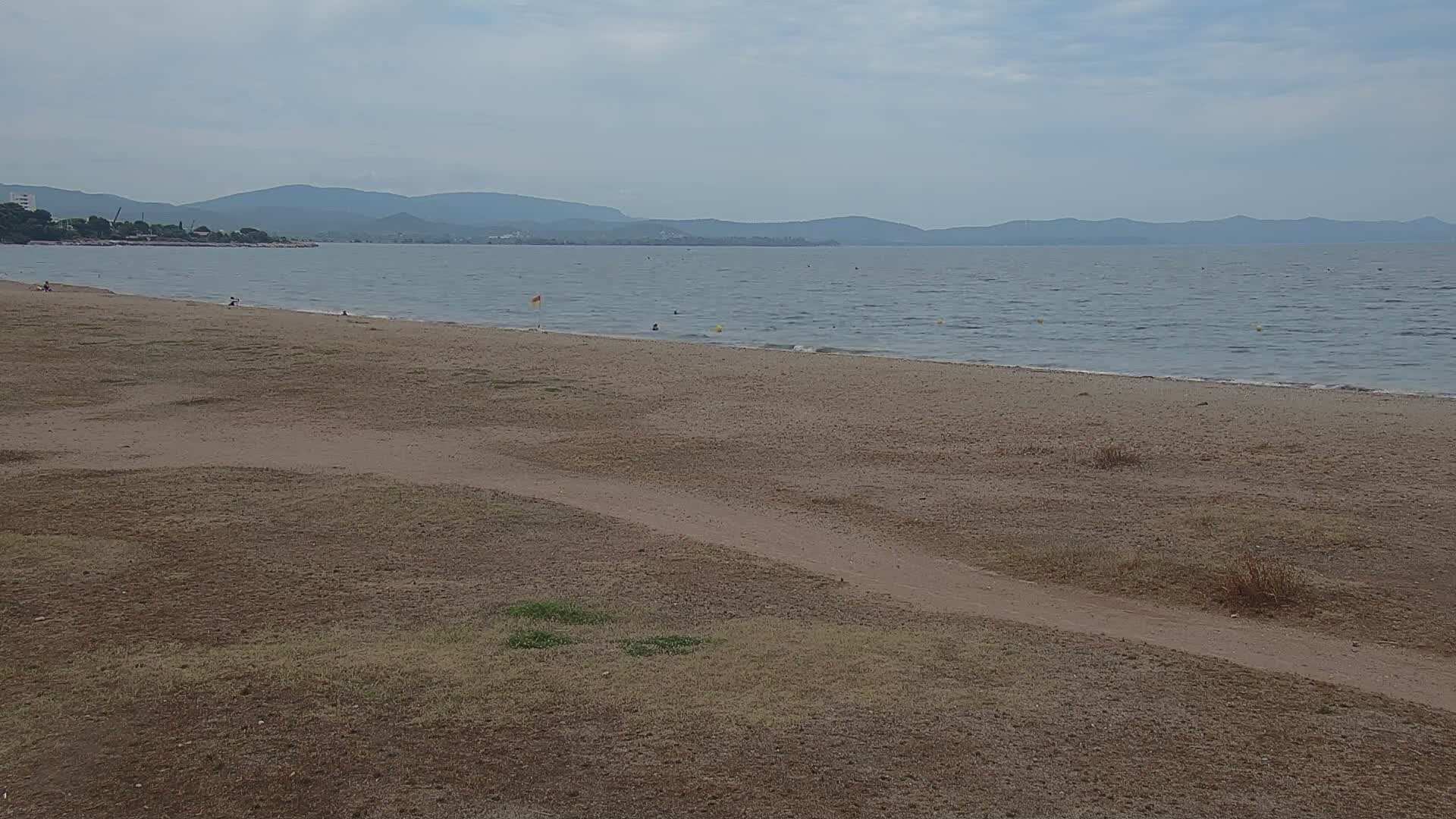 Hyeres, Plage de l'Ayguade Beach & Ayguade  Live Cam - Toulon, Var, Provence-Alpes-Cote d’Azur, France 
