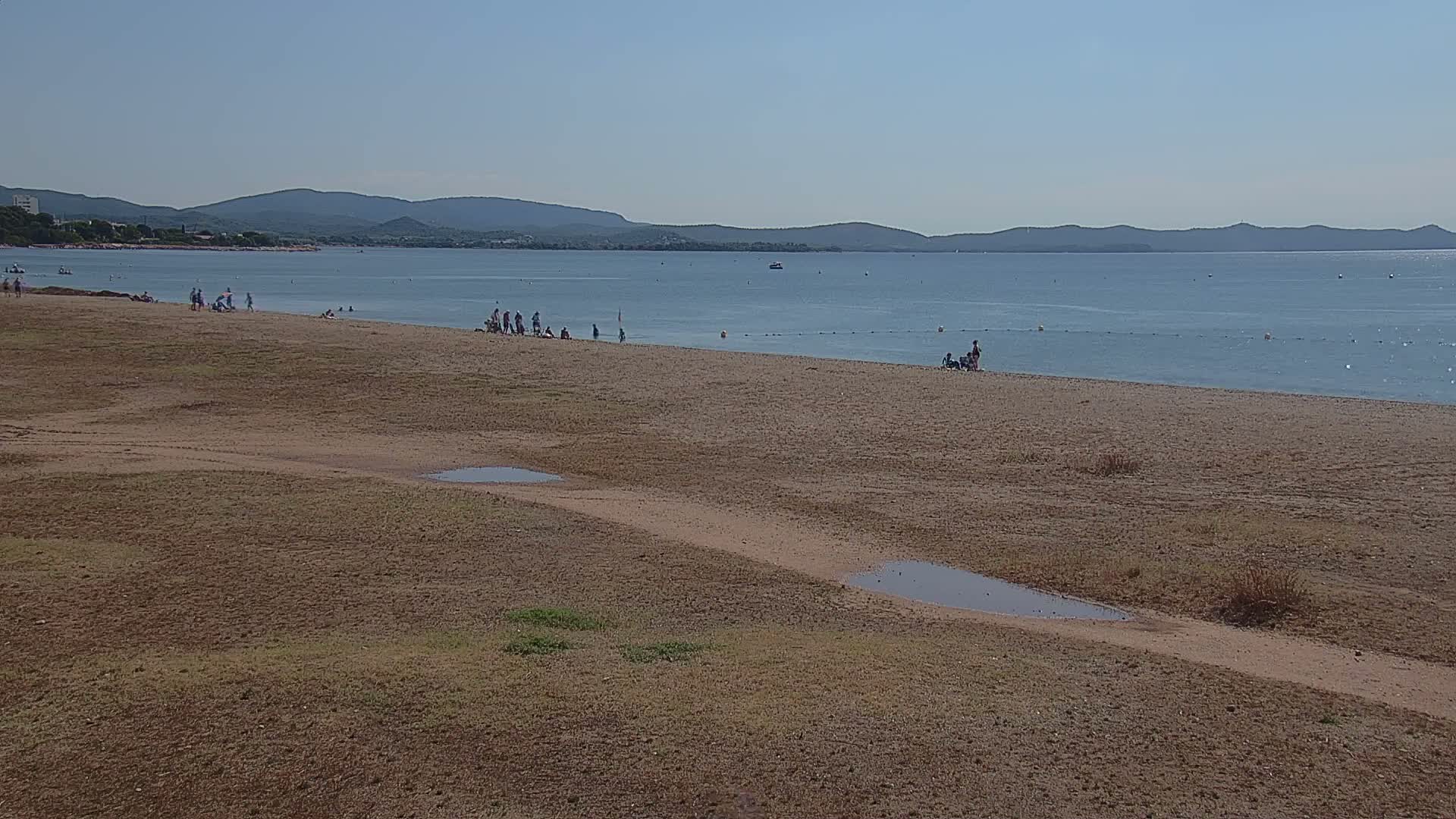 Hyeres, Plage de l'Ayguade Beach & Ayguade  Live Cam - Toulon, Var, Provence-Alpes-Cote d’Azur, France 