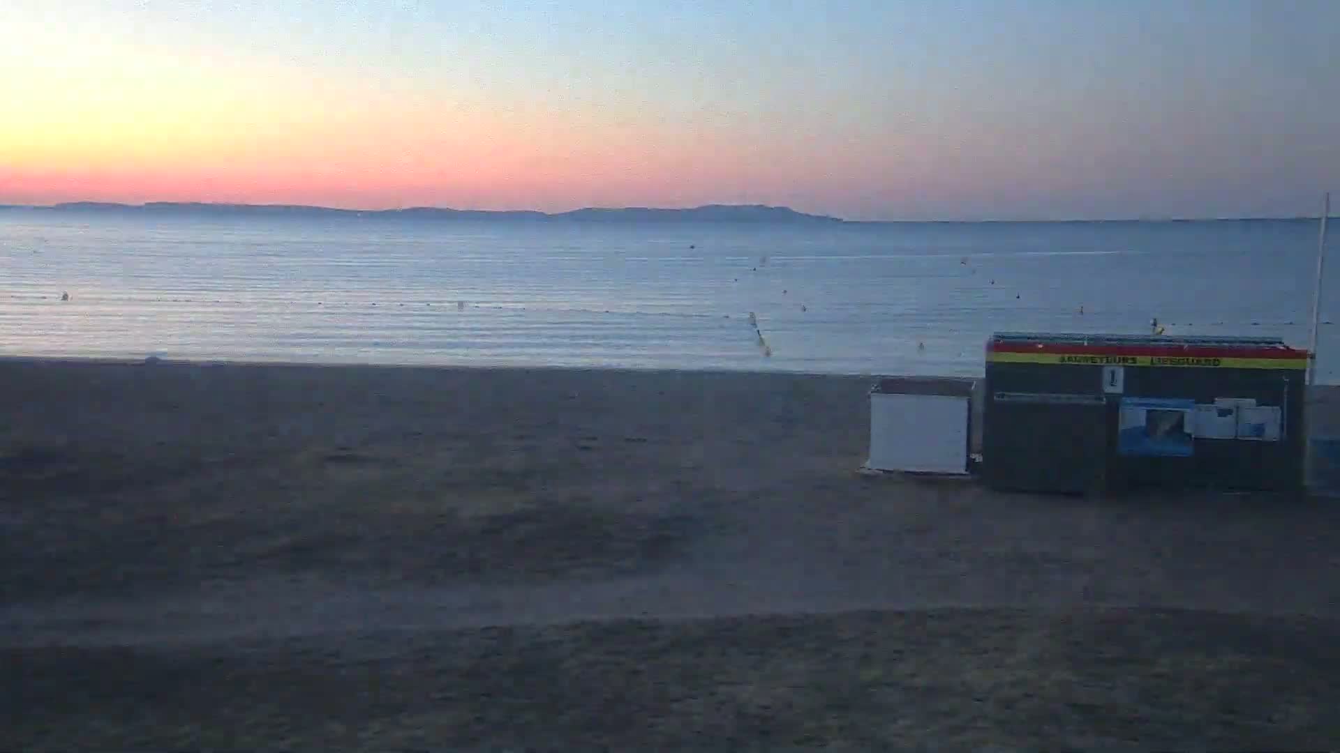 Hyeres, Plage de l'Ayguade Beach & Ayguade  Live Cam - Toulon, Var, Provence-Alpes-Cote d’Azur, France 