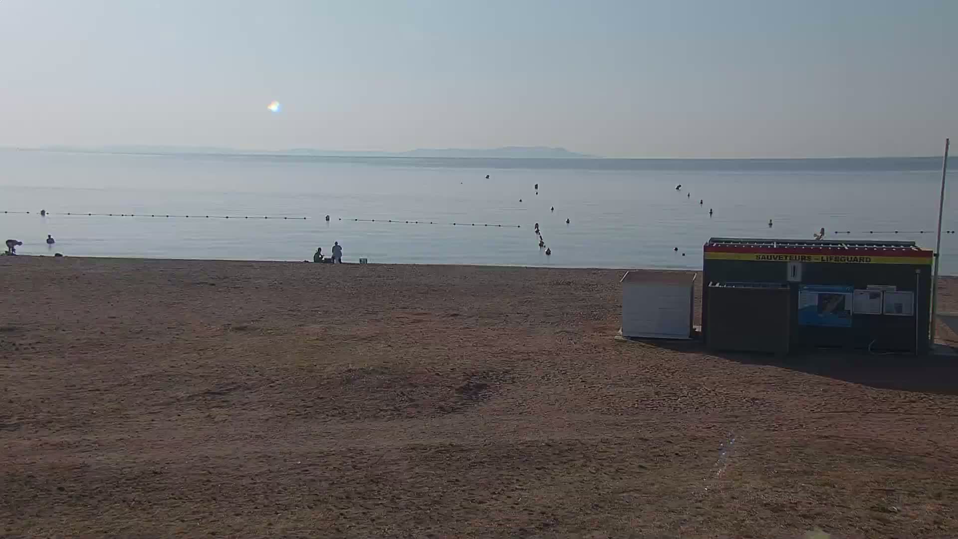 Hyeres, Plage de l'Ayguade Beach & Ayguade  Live Cam - Toulon, Var, Provence-Alpes-Cote d’Azur, France 
