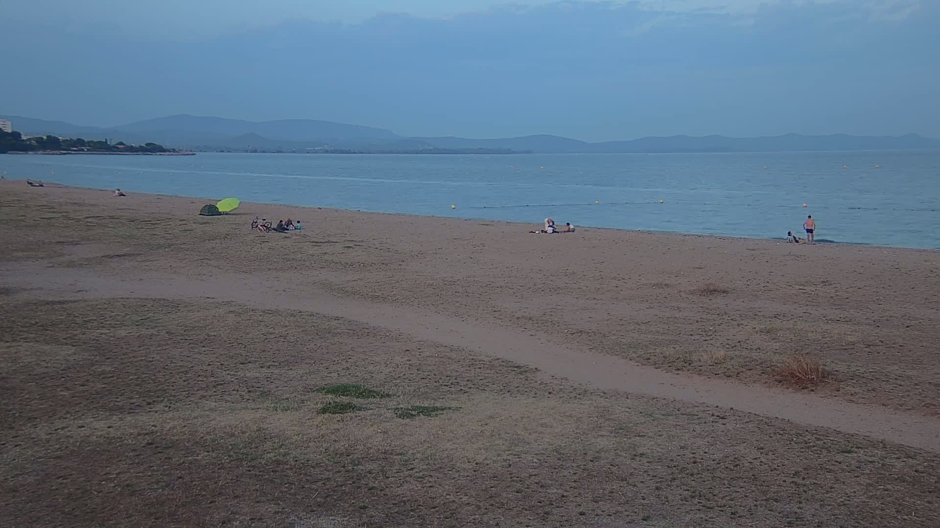 Hyeres, Plage de l'Ayguade Beach & Ayguade  Live Cam - Toulon, Var, Provence-Alpes-Cote d’Azur, France 