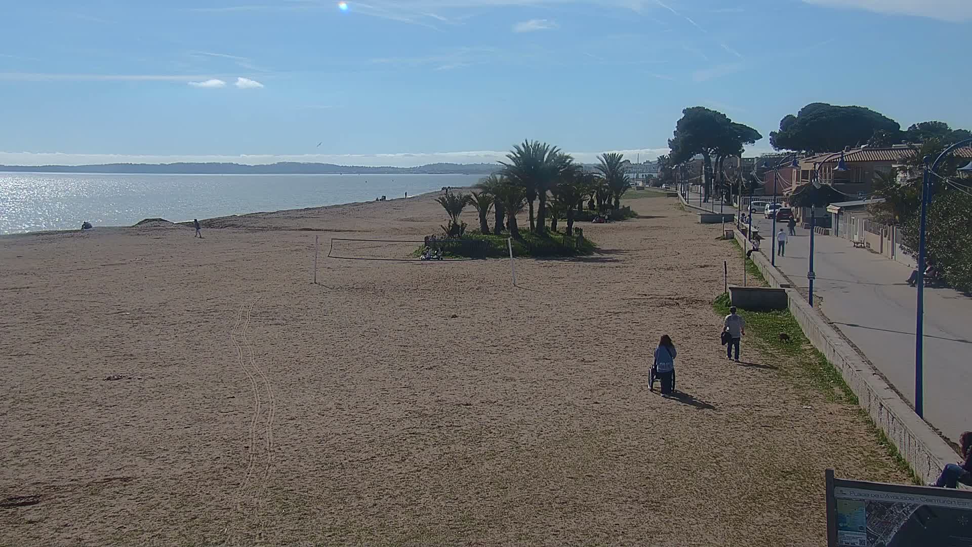 Hyeres, Plage de l'Ayguade Beach & Ayguade  Live Cam - Toulon, Var, Provence-Alpes-Cote d’Azur, France 