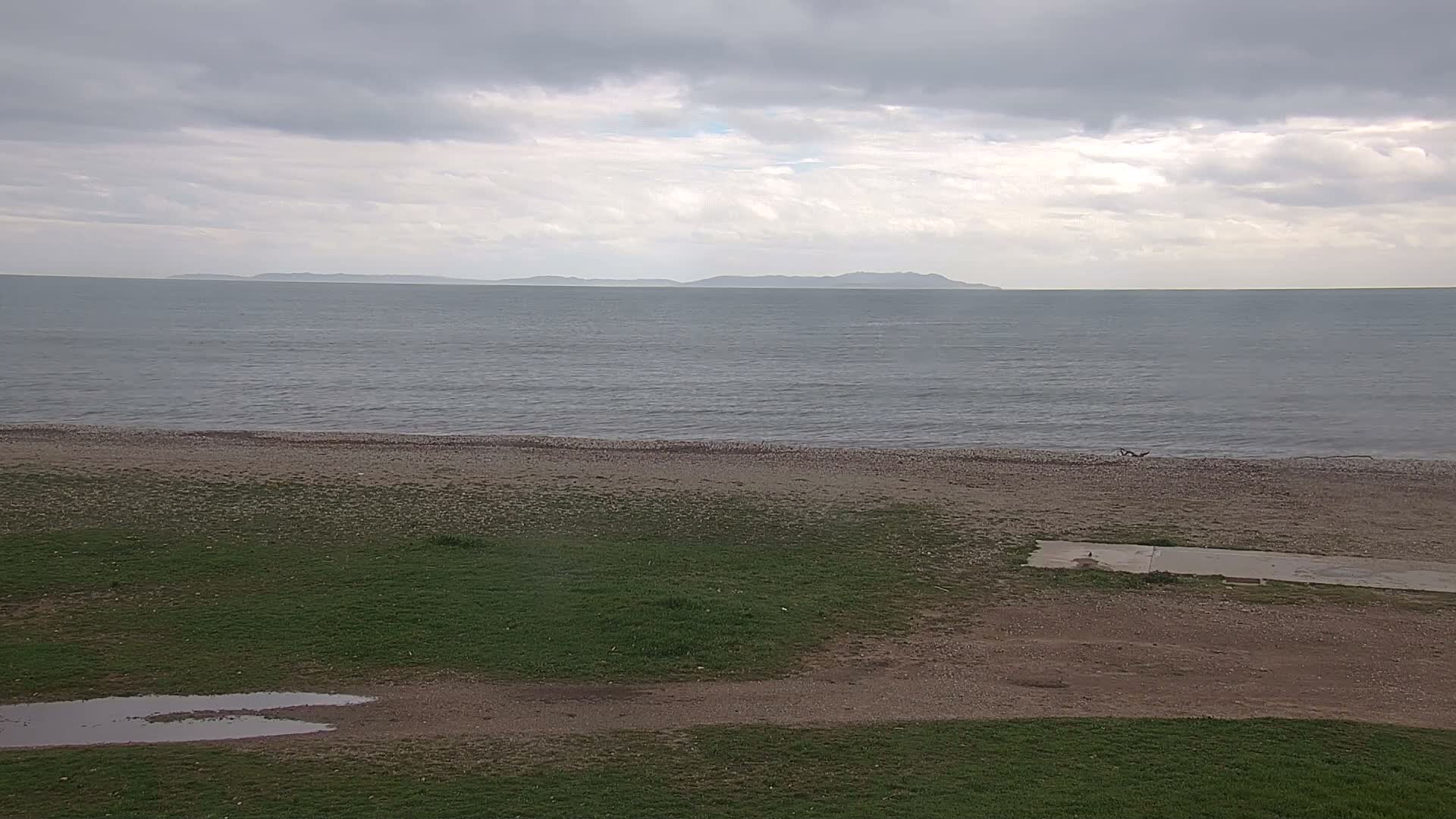 Hyeres, Plage de l'Ayguade Beach & Ayguade  Live Cam - Toulon, Var, Provence-Alpes-Cote d’Azur, France 