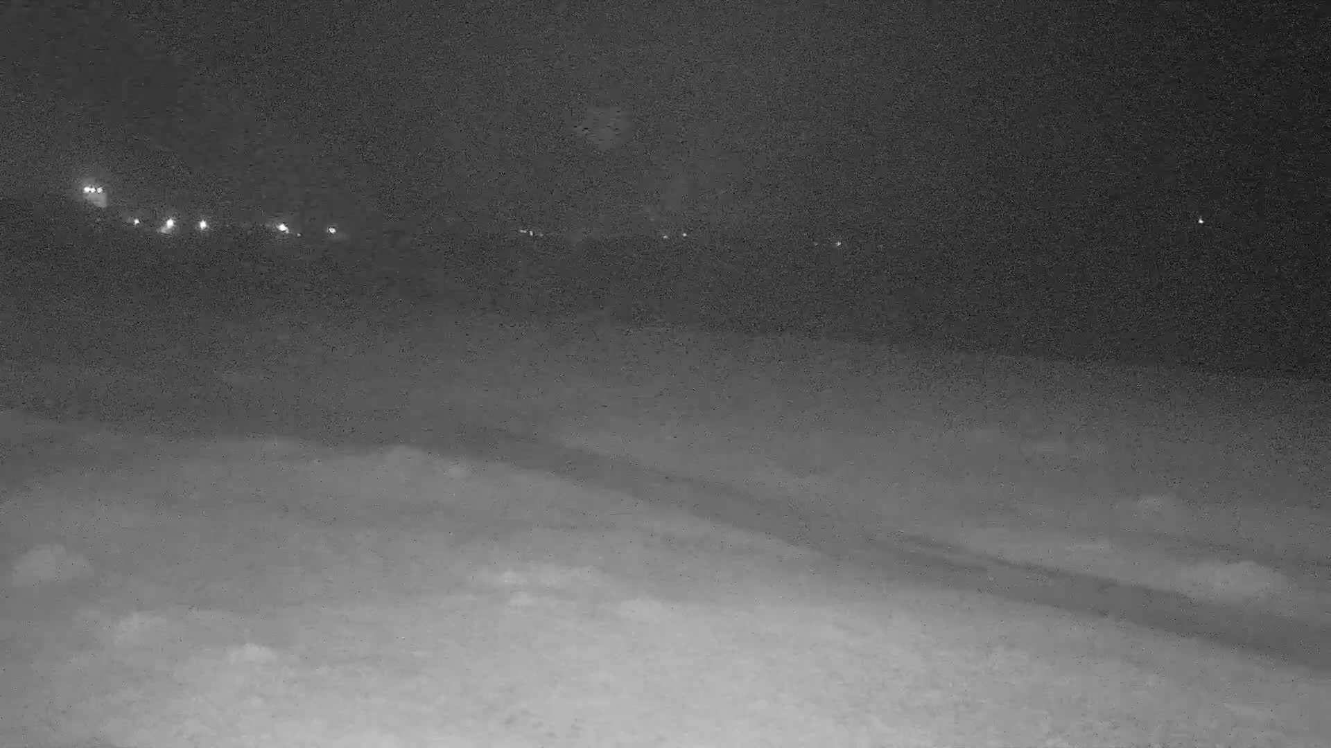 Hyeres, Plage de l'Ayguade Beach & Ayguade  Live Cam - Toulon, Var, Provence-Alpes-Cote d’Azur, France 