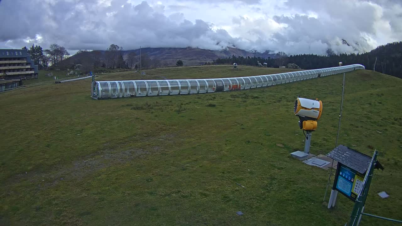 Loudenvielle, Val Louron Ski Center Live Cam - Bagnères-de-Bigorre, Hautes-Pyrenees, Occitanie, France