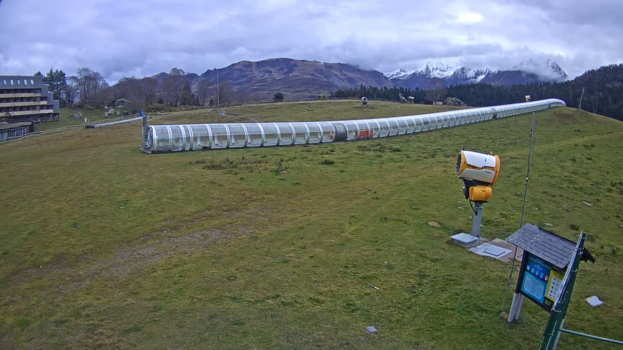 Loudenvielle, Val Louron Ski Center Live Cam - Bagnères-de-Bigorre, Hautes-Pyrenees, Occitanie, France