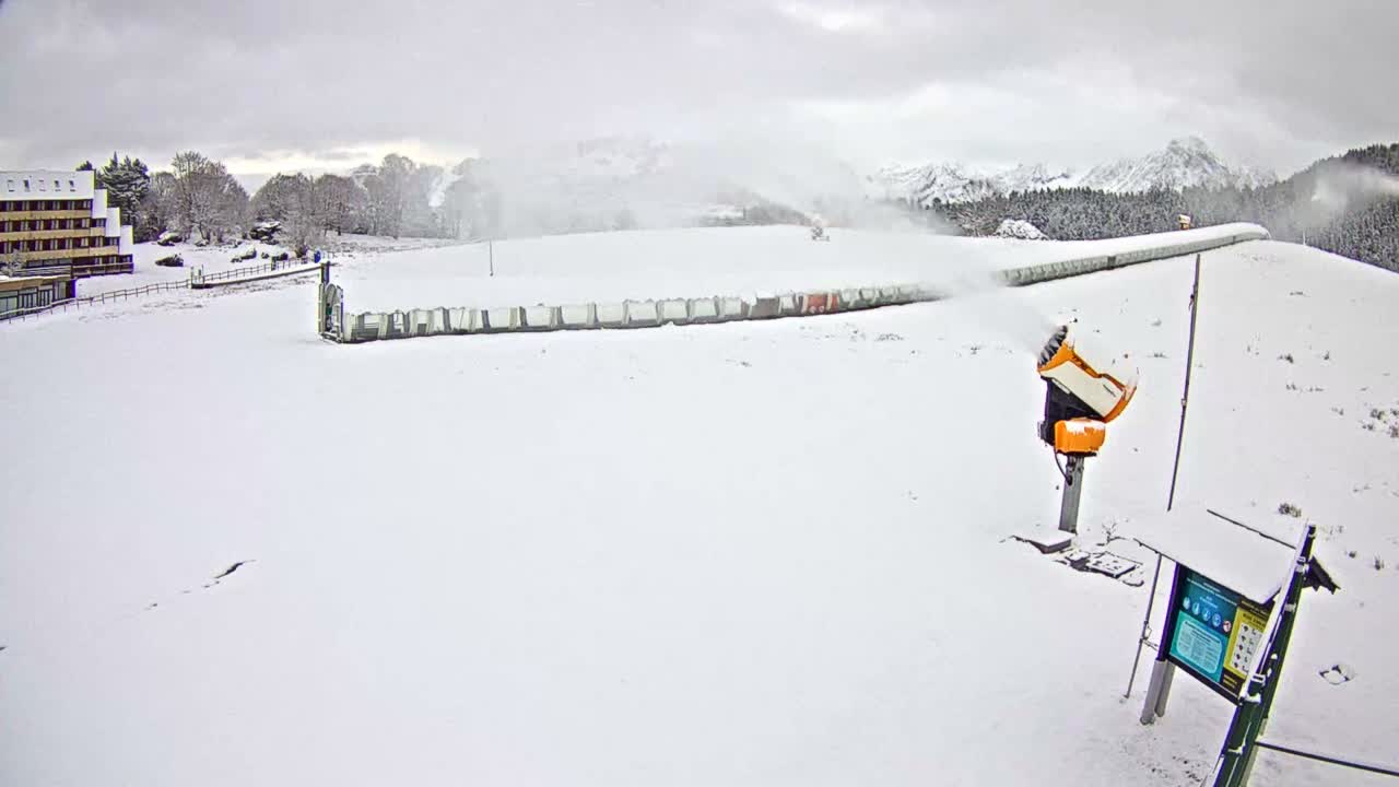 Loudenvielle, Val Louron Ski Center Live Cam - Bagnères-de-Bigorre, Hautes-Pyrenees, Occitanie, France
