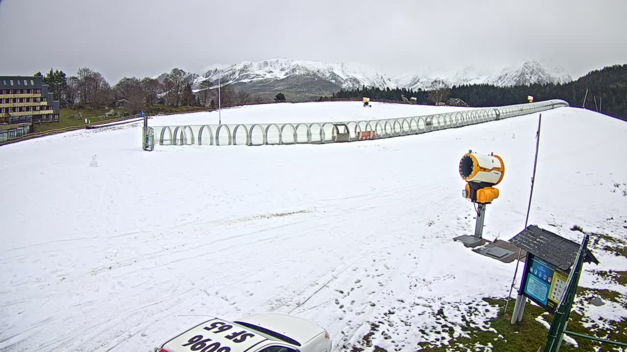 Loudenvielle, Val Louron Ski Center Live Cam - Bagnères-de-Bigorre, Hautes-Pyrenees, Occitanie, France