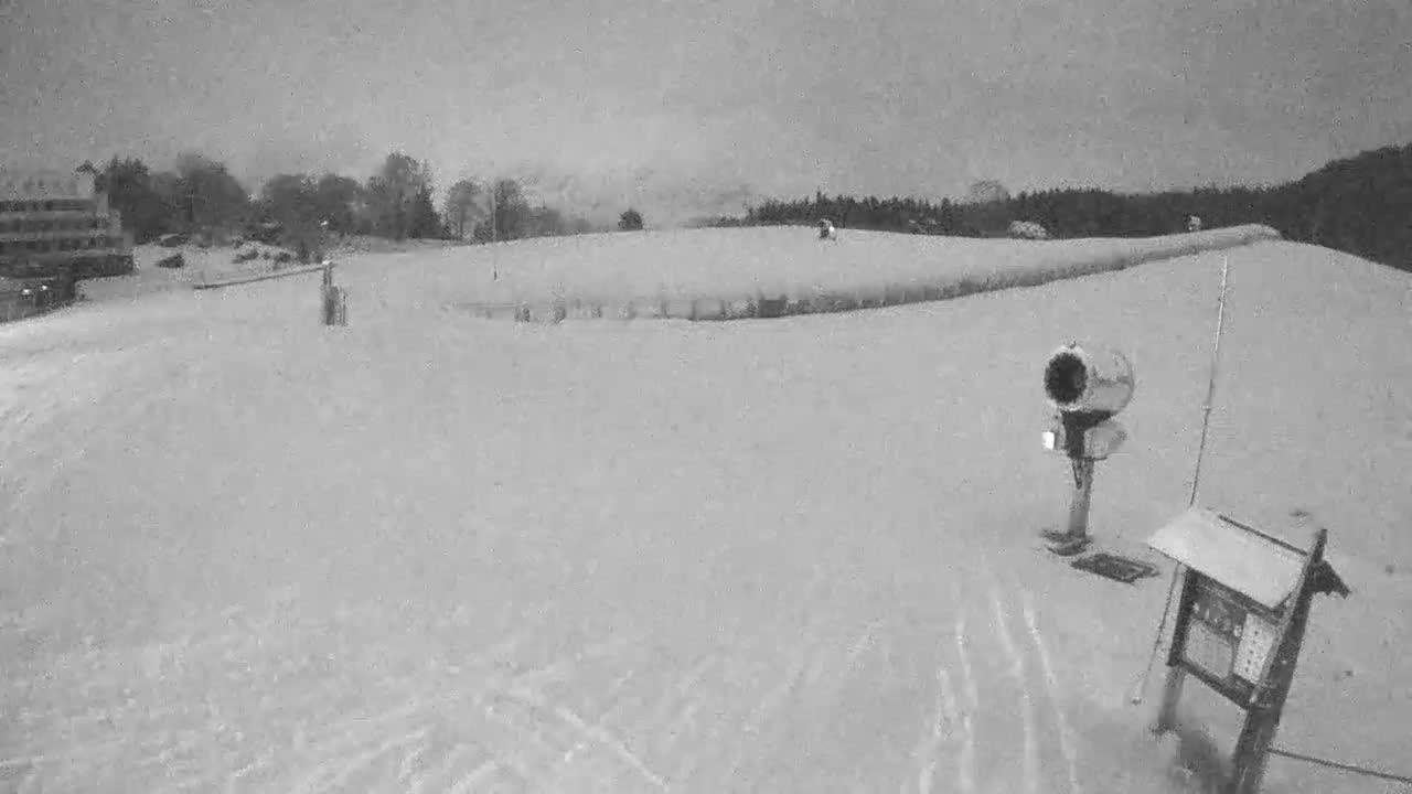 Loudenvielle, Val Louron Ski Center Live Cam - Bagnères-de-Bigorre, Hautes-Pyrenees, Occitanie, France