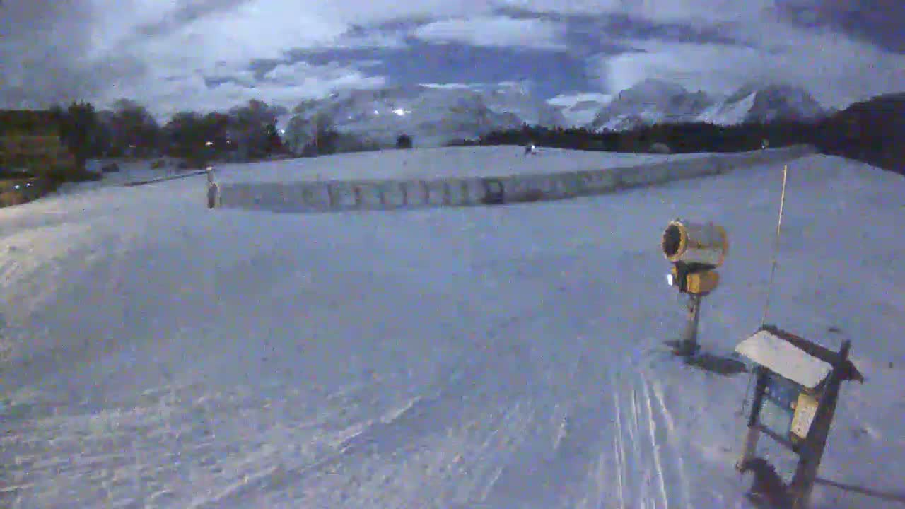 Loudenvielle, Val Louron Ski Center Live Cam - Bagnères-de-Bigorre, Hautes-Pyrenees, Occitanie, France
