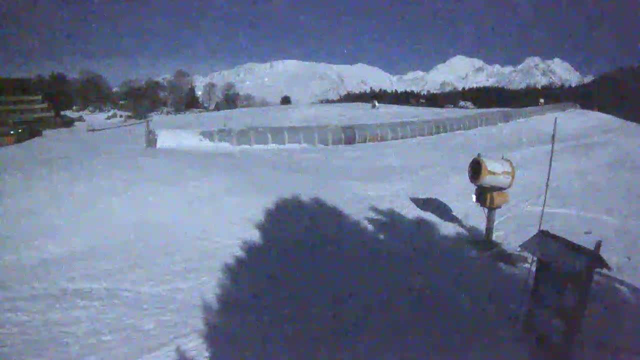 Loudenvielle, Val Louron Ski Center Live Cam - Bagnères-de-Bigorre, Hautes-Pyrenees, Occitanie, France