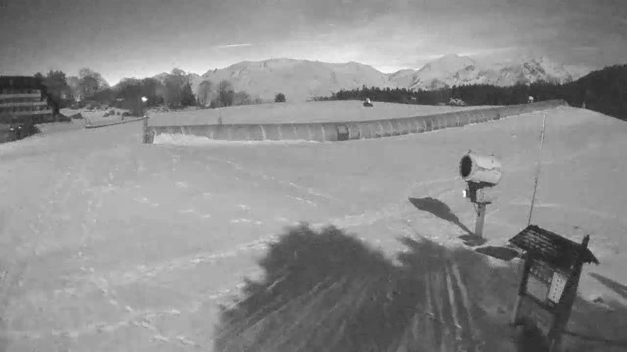 Loudenvielle, Val Louron Ski Center Live Cam - Bagnères-de-Bigorre, Hautes-Pyrenees, Occitanie, France