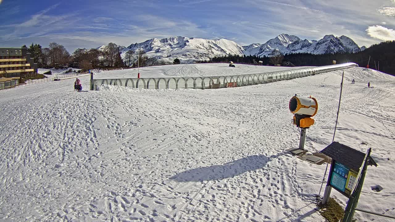 Loudenvielle, Val Louron Ski Center Live Cam - Bagnères-de-Bigorre, Hautes-Pyrenees, Occitanie, France