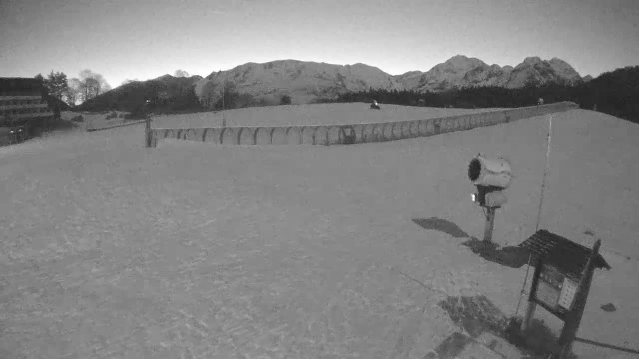 Loudenvielle, Val Louron Ski Center Live Cam - Bagnères-de-Bigorre, Hautes-Pyrenees, Occitanie, France