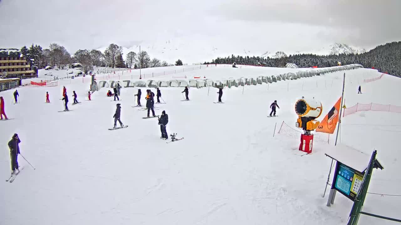 Loudenvielle, Val Louron Ski Center Live Cam - Bagnères-de-Bigorre, Hautes-Pyrenees, Occitanie, France