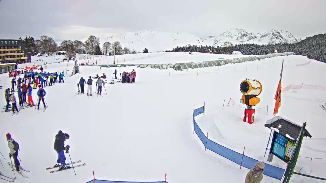 Loudenvielle, Val Louron Ski Center Live Cam - Bagnères-de-Bigorre, Hautes-Pyrenees, Occitanie, France