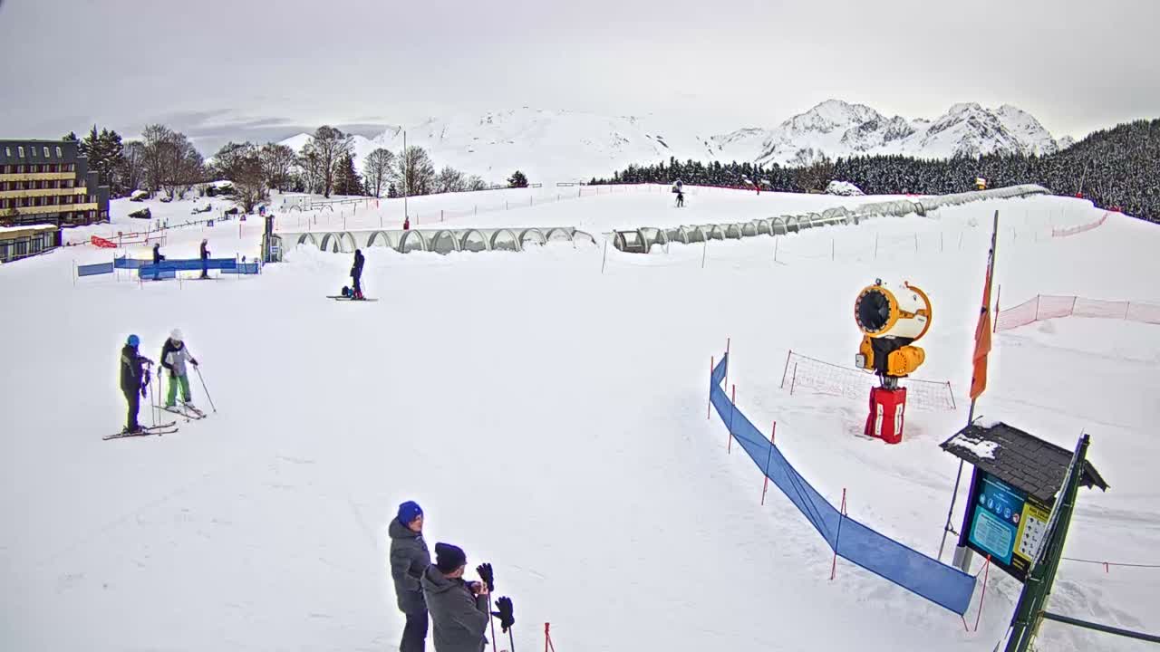 Loudenvielle, Val Louron Ski Center Live Cam - Bagnères-de-Bigorre, Hautes-Pyrenees, Occitanie, France