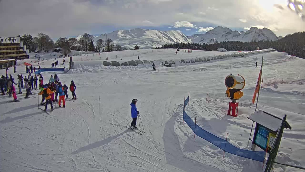 Loudenvielle, Val Louron Ski Center Live Cam - Bagnères-de-Bigorre, Hautes-Pyrenees, Occitanie, France
