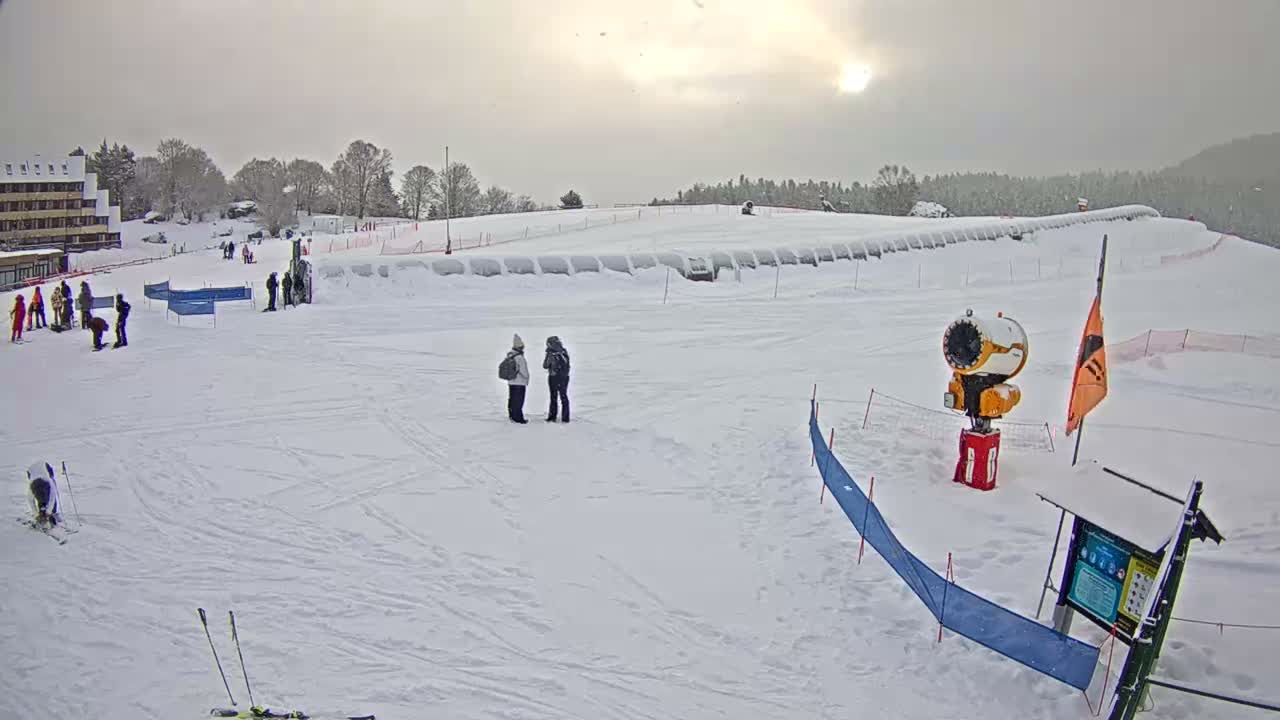 Loudenvielle, Val Louron Ski Center Live Cam - Bagnères-de-Bigorre, Hautes-Pyrenees, Occitanie, France