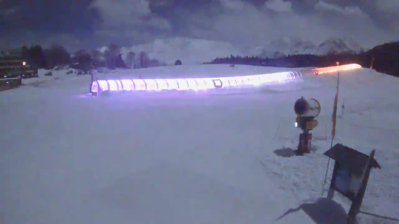 Loudenvielle, Val Louron Ski Center Live Cam - Bagnères-de-Bigorre, Hautes-Pyrenees, Occitanie, France