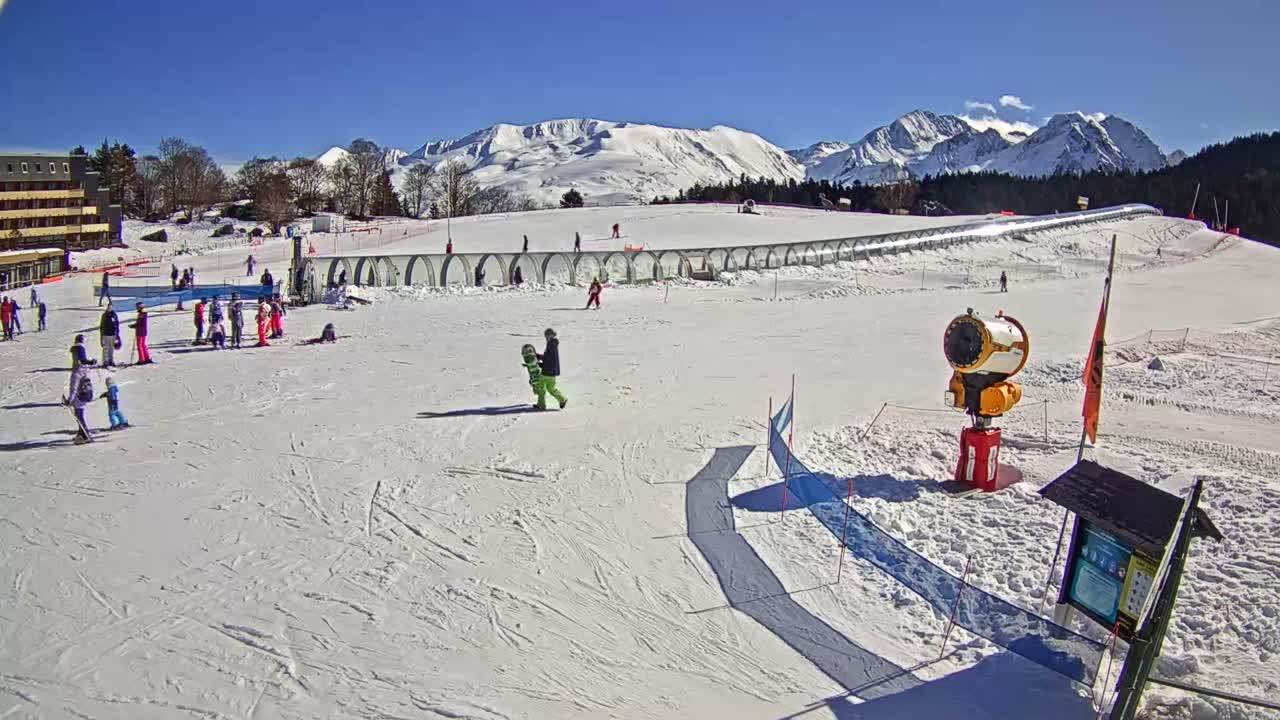 Loudenvielle, Val Louron Ski Center Live Cam - Bagnères-de-Bigorre, Hautes-Pyrenees, Occitanie, France
