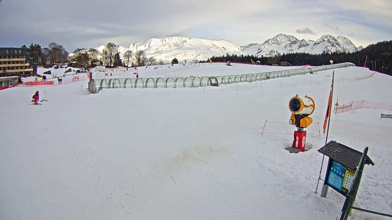 Loudenvielle, Val Louron Ski Center Live Cam - Bagnères-de-Bigorre, Hautes-Pyrenees, Occitanie, France