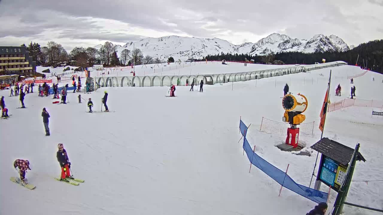 Loudenvielle, Val Louron Ski Center Live Cam - Bagnères-de-Bigorre, Hautes-Pyrenees, Occitanie, France