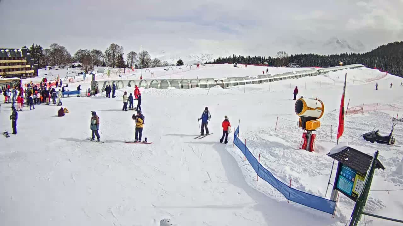 Loudenvielle, Val Louron Ski Center Live Cam - Bagnères-de-Bigorre, Hautes-Pyrenees, Occitanie, France