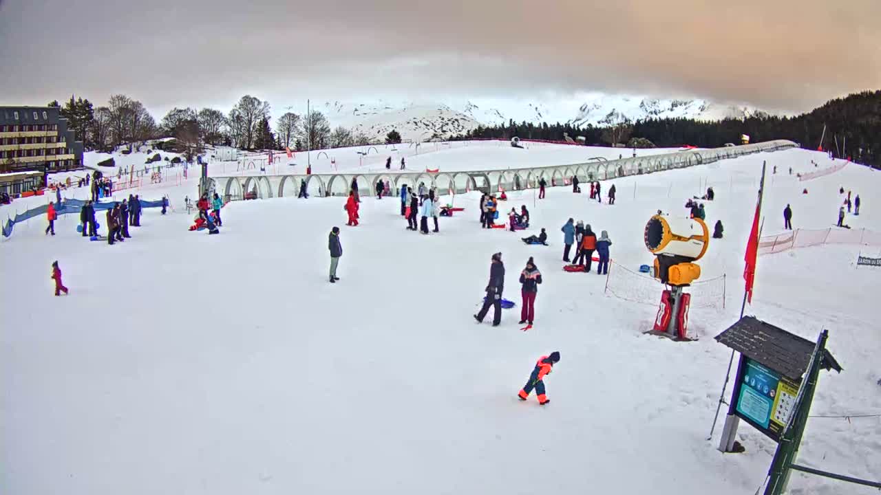 Loudenvielle, Val Louron Ski Center Live Cam - Bagnères-de-Bigorre, Hautes-Pyrenees, Occitanie, France