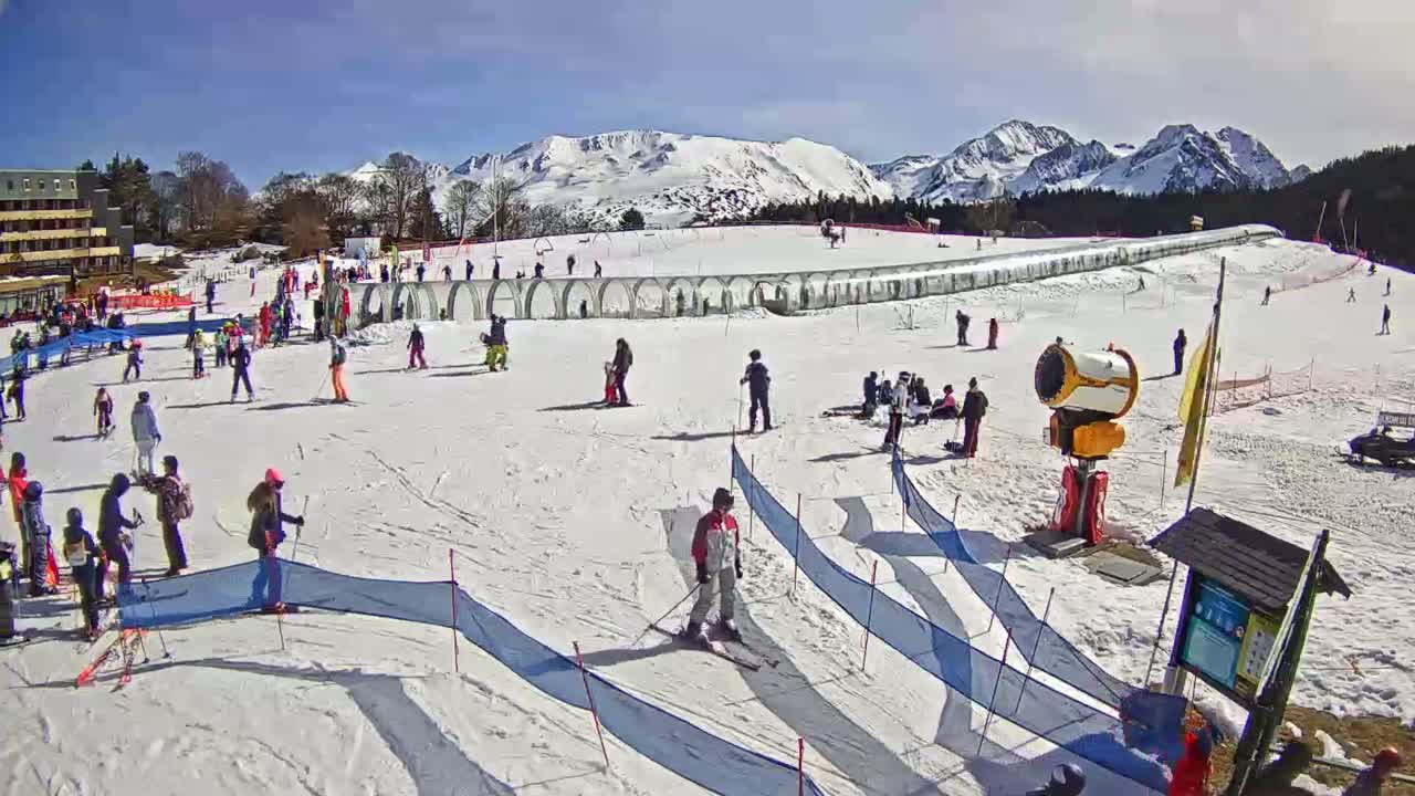 Loudenvielle, Val Louron Ski Center Live Cam - Bagnères-de-Bigorre, Hautes-Pyrenees, Occitanie, France
