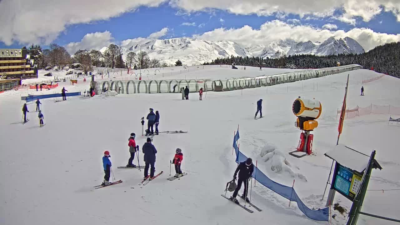 Loudenvielle, Val Louron Ski Center Live Cam - Bagnères-de-Bigorre, Hautes-Pyrenees, Occitanie, France