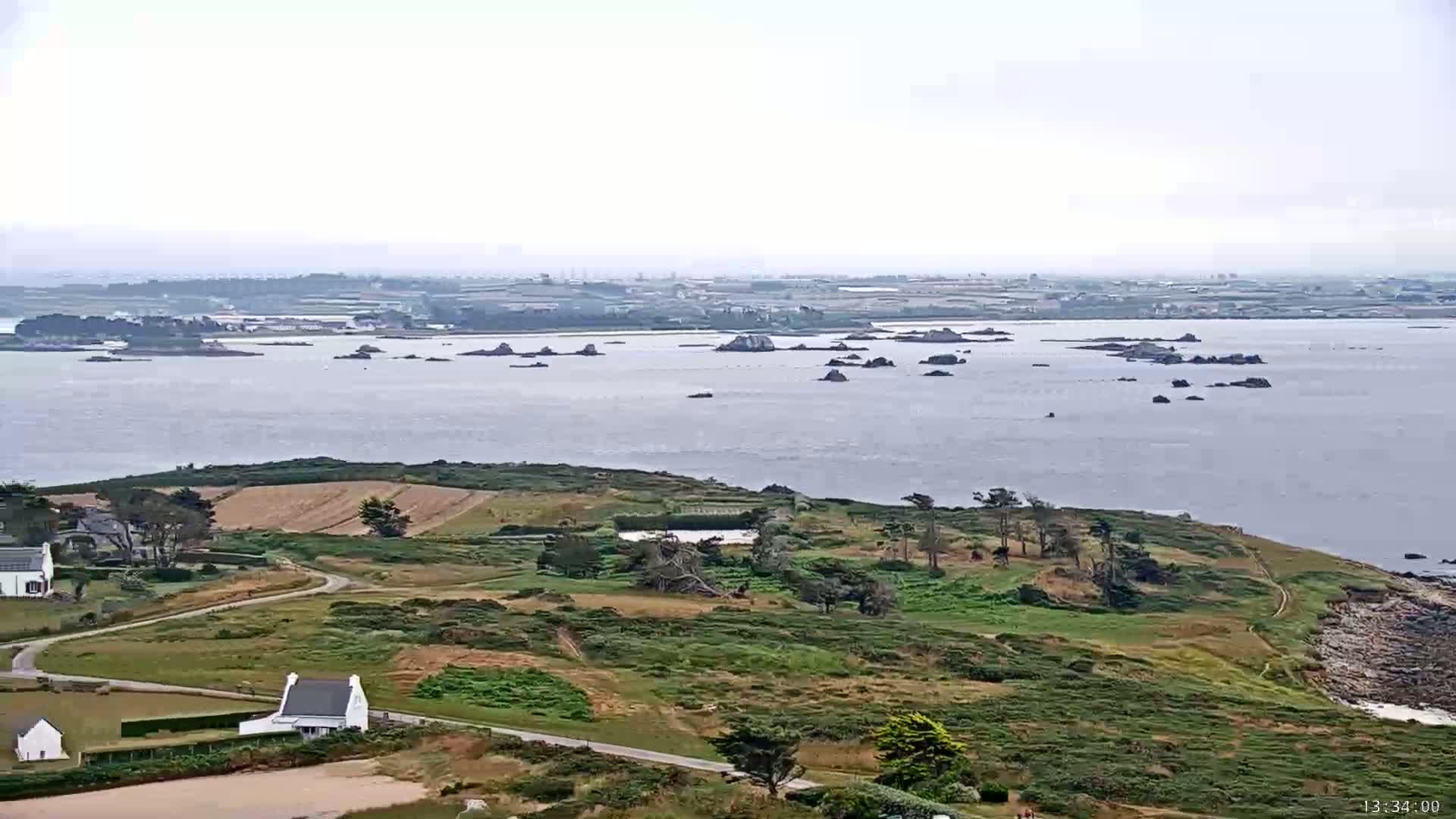 Ile de Batz Island & French Mainland Skyline View Live Cam - Morlaix, Finistère, Bretagne, France